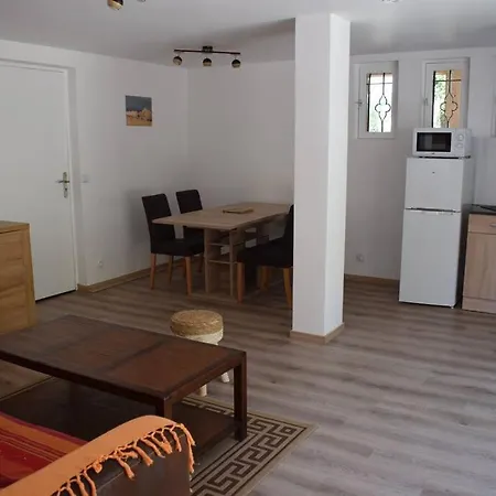 Apartment Neuf Et Independant Dans Rez-de-villa Vallauris